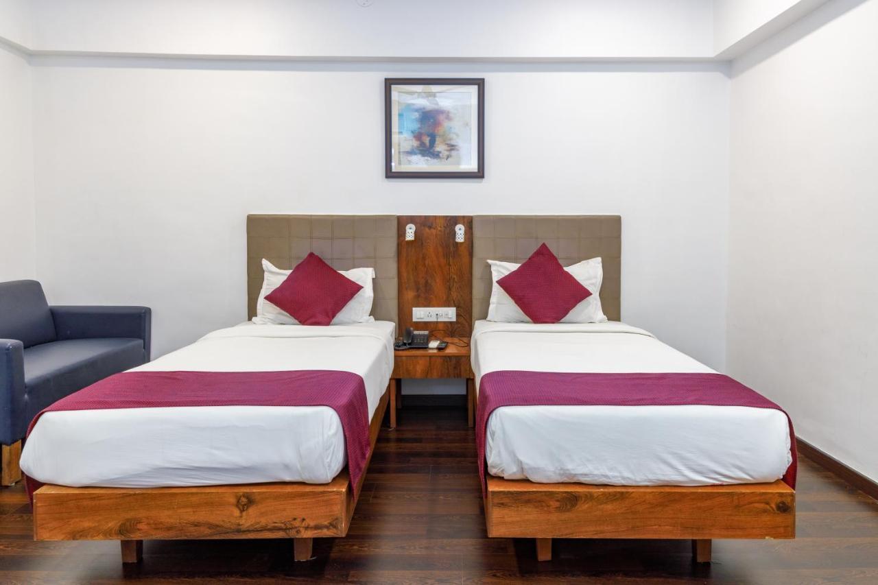 J Hotel And Banquets Bombay Extérieur photo