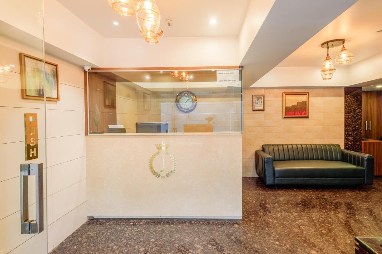 J Hotel And Banquets Bombay Extérieur photo