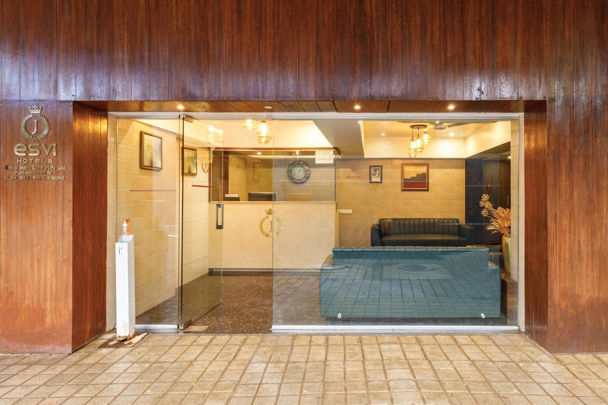J Hotel And Banquets Bombay Extérieur photo