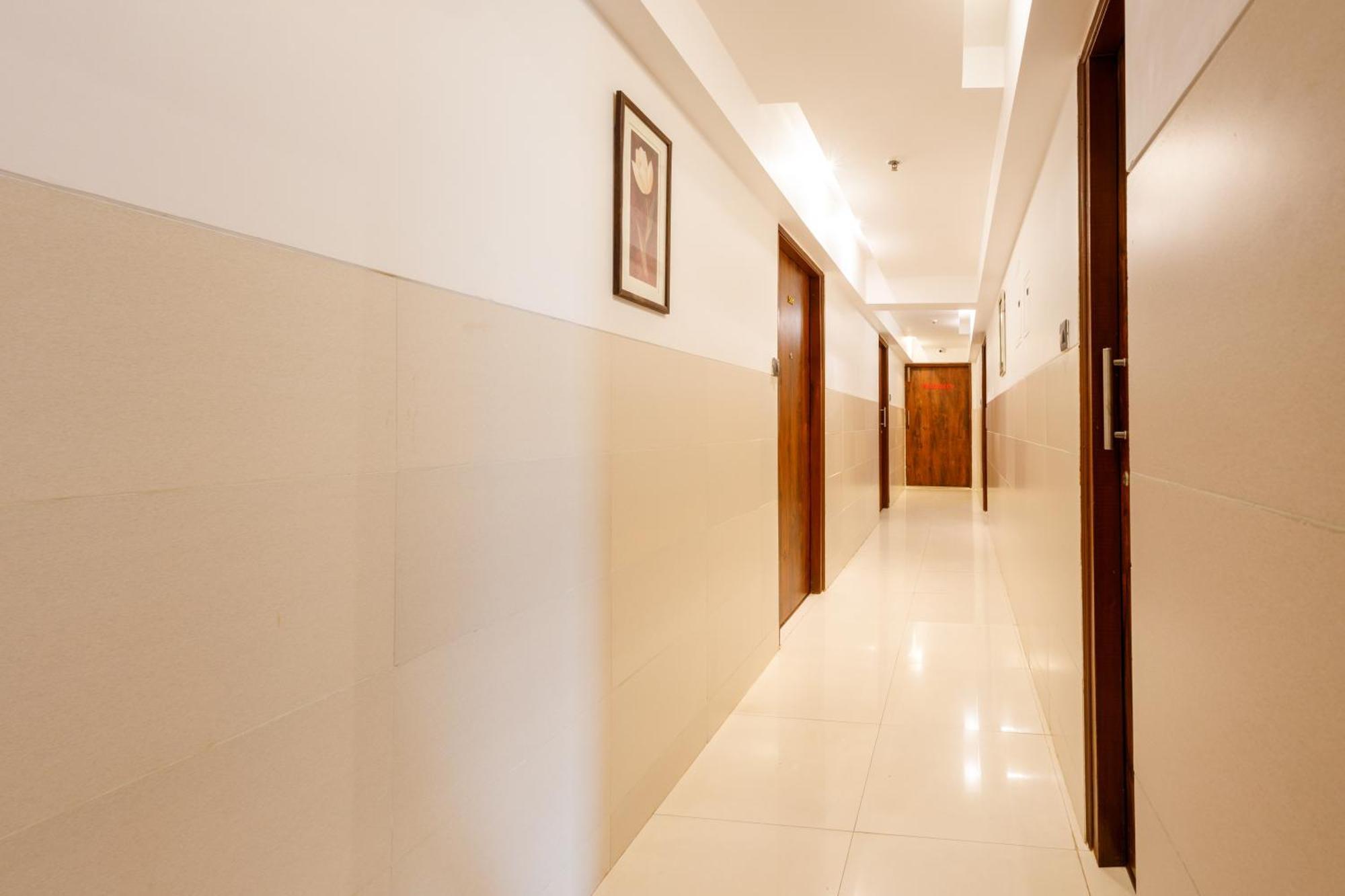 J Hotel And Banquets Bombay Extérieur photo